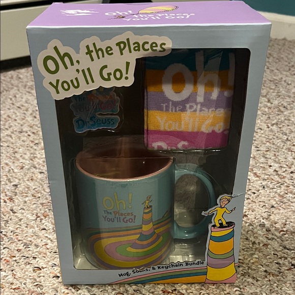 Dr. Seuss Other - NEW Dr. Suess Oh The Places You’ll Go Mug, Socks and Keychain Boxed Set